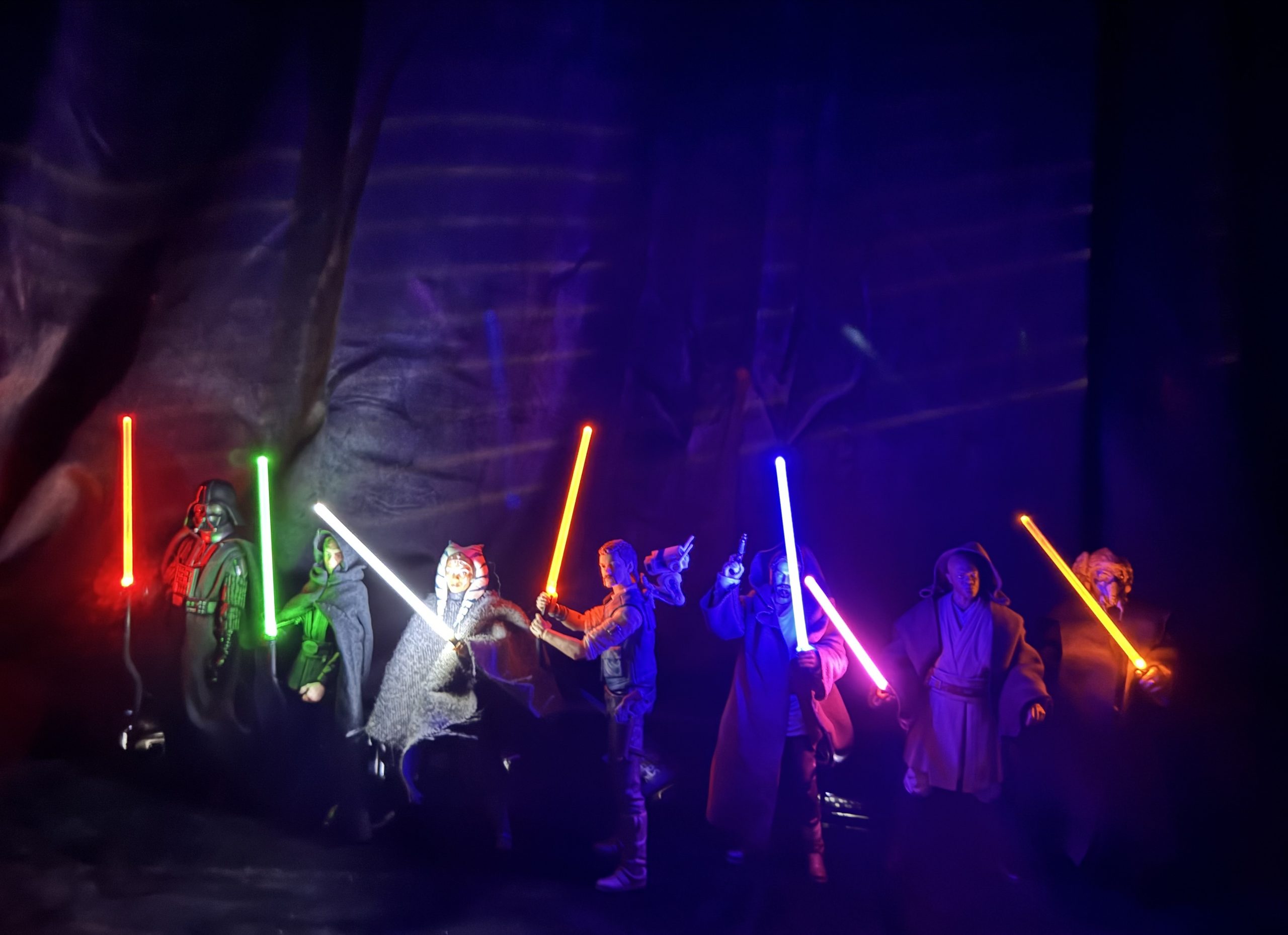 loads of Jedi with led lightsabers
